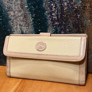 Dooney & Bourke Vintage 1990s Pebbled Leather Wallet: Ivory & Tan (VGVC)